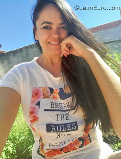 Date this fun Brazil girl Katiane from Taiobeiras BR10967