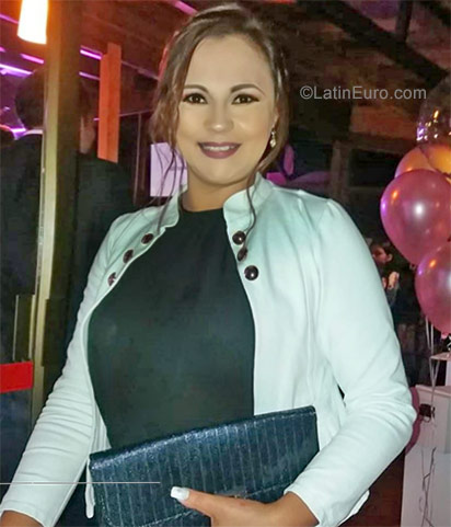 Date this delightful Colombia girl Cristina from Manizales CO23535