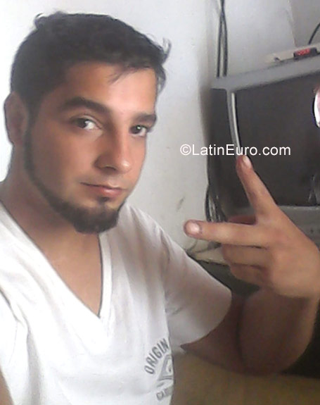 Date this foxy Argentina man Walter from Santa Rosa AR132