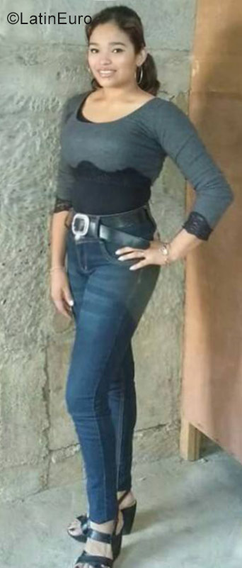 Date this sensual Nicaragua girl Gizel from Managua NI207