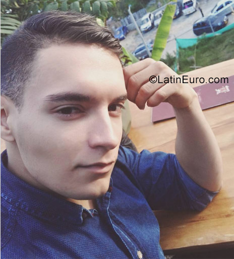 Date this attractive Colombia man Sebastian from Cartago CO23731