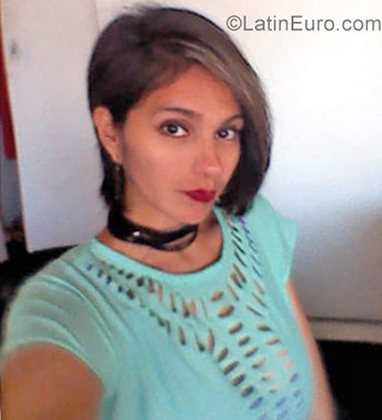 Date this pretty Venezuela girl Candy from Maracaibo VE1543