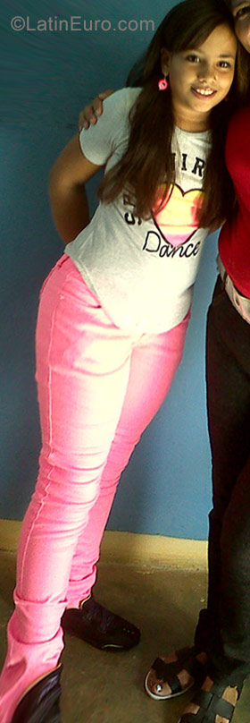 Date this funny Venezuela girl Lilian from Puerto Cumarebo VE1559