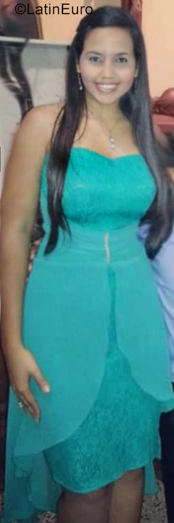 Date this sultry Venezuela girl Viannete from Chacao VE1568