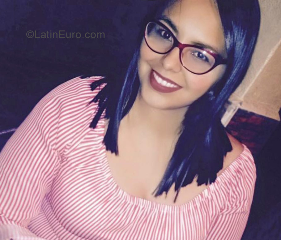 Date this cute Venezuela girl Marielis from Maracay VE1593