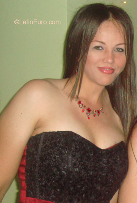 Date this hard body Colombia girl Katerine from Santa Marta CO23851