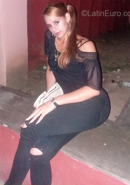 Date this hot Cuba girl Elinor from Havana CU303