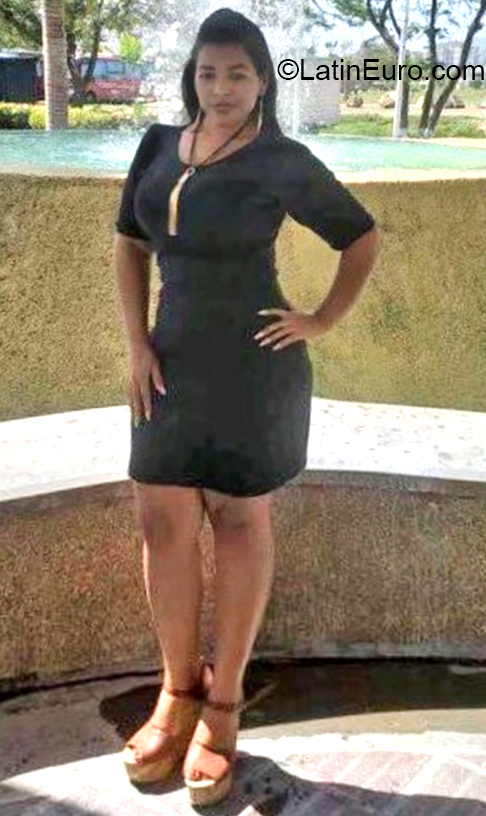 Date this athletic Venezuela girl Elus from Chacao VE4152