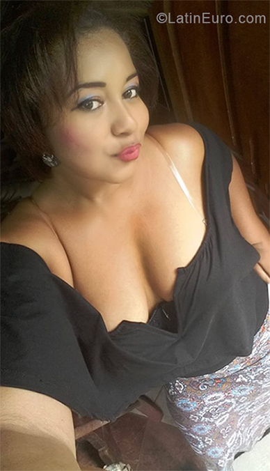 Date this passionate Ecuador girl Katherine from Esmeraldas EC282