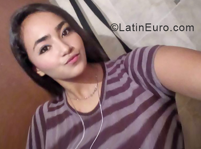 Date this hard body Venezuela girl Lisbeth from Libertador VE1764