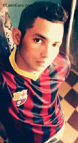 Date this voluptuous Colombia man Jesus from Barranquilla CO24102