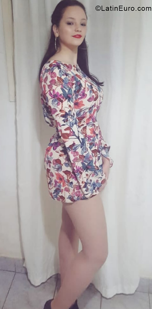 Date this hard body Argentina girl Bela from Cordoba AR144