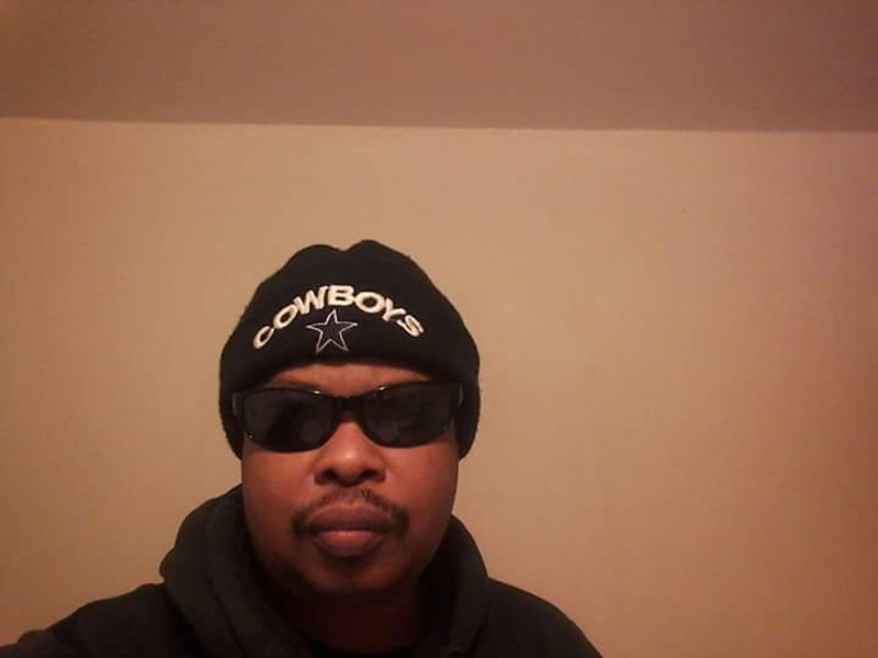 Date this pretty United States man Sixx from Woodbridge US19441