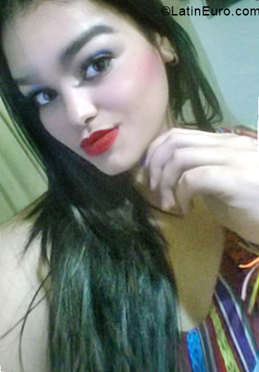 Date this georgeous Venezuela girl Andrea from Cabimas VE2004
