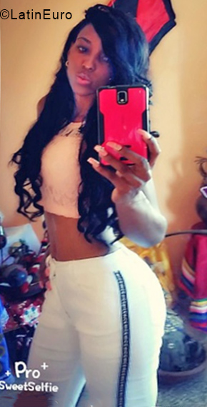 Date this nice looking Cuba girl Diana from Camaguey CU353