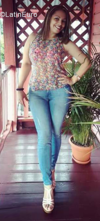 Date this voluptuous Honduras girl Aby from La Ceiba HN2543