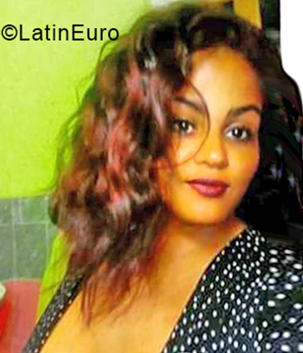 Date this fun Cuba girl Clara from Havana CU365