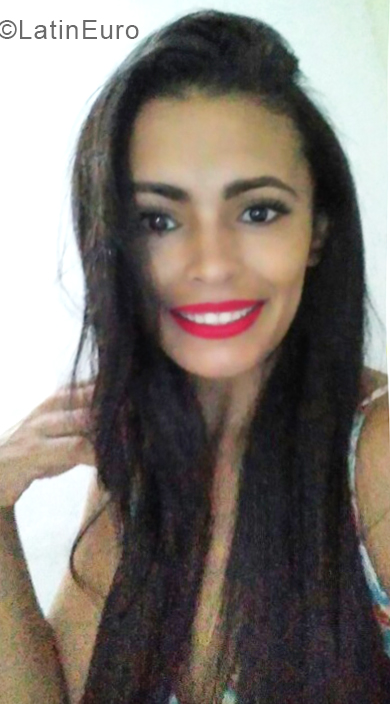 Date this lovely Brazil girl Fabiana from Santa Cruz Cabralia BR10798