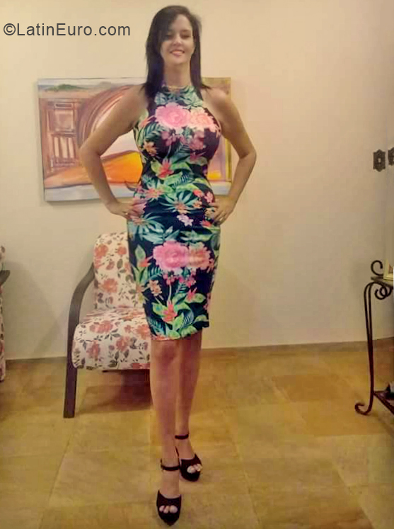 Date this tall Brazil girl Daniela from Vitoria BR10843