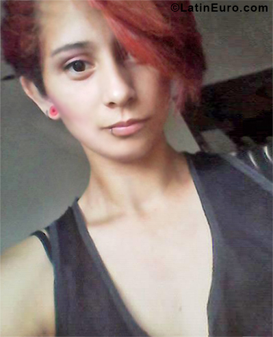 Date this gorgeous Venezuela girl Yenifer from Maraciabo VE1871