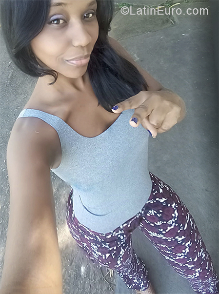 Date this hot Brazil girl Clia from Goias BR10665