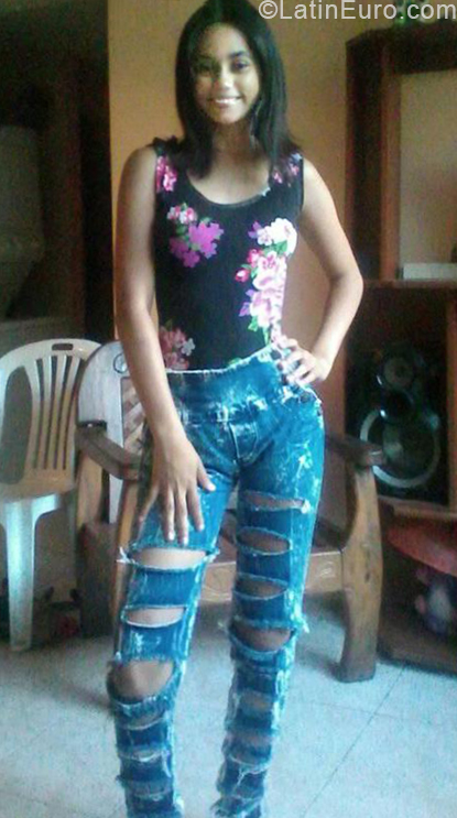 Date this exotic Venezuela girl Yorgelis from Caracas VE1896