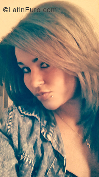 Date this beautiful Cuba girl Betsy from Havana CU395