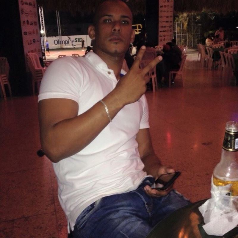 Date this pretty Dominican Republic man Emilio from Santo Domingo Este DO33326
