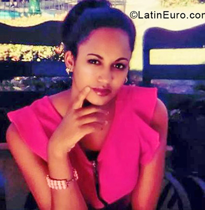 Date this attractive Cuba girl Rosa from Cienfuegos CU413