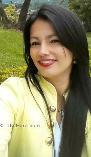 Date this cute Colombia girl Alejandra from Manizales CO24551