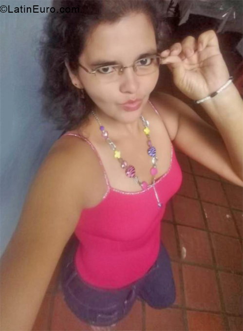 Date this happy Venezuela girl Esmeralda from San Cristobal VE1972