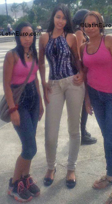 Date this georgeous Venezuela girl Andreina from Caracas VE1975