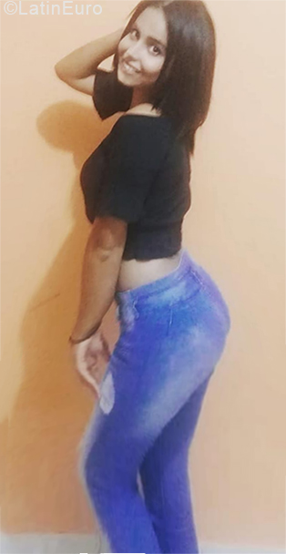 Date this hard body Venezuela girl Isabella from Maturin VE1979