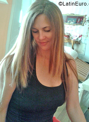 Date this delightful Argentina girl Flor from Rosario AR170