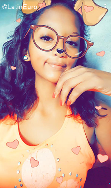 Date this sensual Ecuador girl Keira Jamileth from Guayaquil EC291