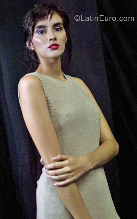 Date this good-looking Colombia girl Viviama from Barranquilla CO26112