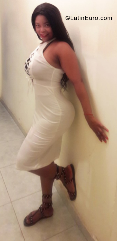 Date this voluptuous Spain girl Zayda from Cali CO24748