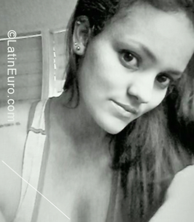 Date this lovely Cuba girl Jan from Santa Clara CU497