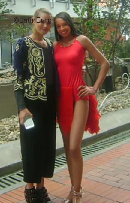 Date this georgeous Colombia girl Yicel from Bogota CO24788