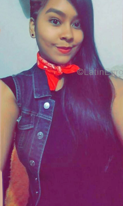 Date this voluptuous Colombia girl Yeral from Medellin CO24797