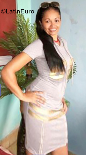 Date this funny Cuba girl Doris from Havana CU467