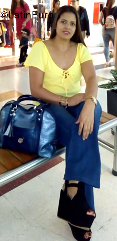 Date this beautiful Colombia girl Gloria from Medellin CO24817