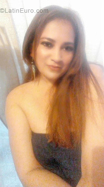 Date this lovely Colombia girl Elsa from Bogota CO24832