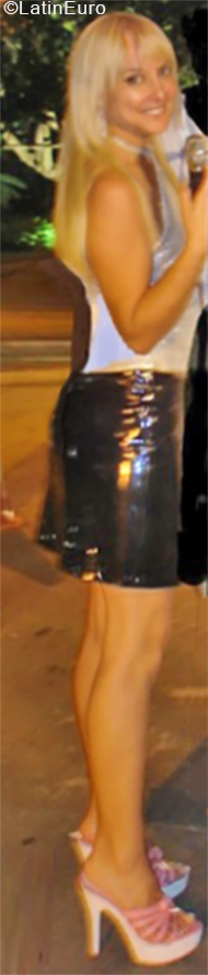 Date this fun Brazil girl Fafi from Petropolis BR10758