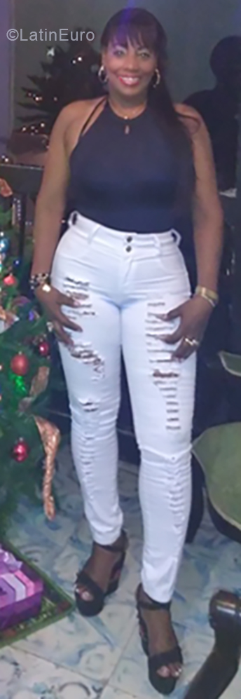 Date this voluptuous Colombia girl Yolanda from Cali Valle CO24899