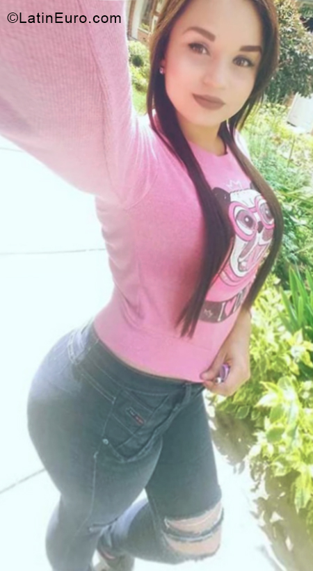 Date this fun Colombia girl Yoselyn from Bogota CO24918