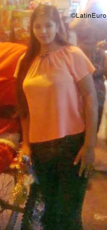 Date this tall Peru girl ESTHER CLAUDIA from Lima PE1343