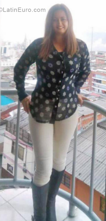Date this hard body Colombia girl Mary Shalom from Manizales CO24927