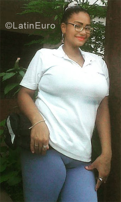Date this young Venezuela girl Dulis from Maracay VE2145