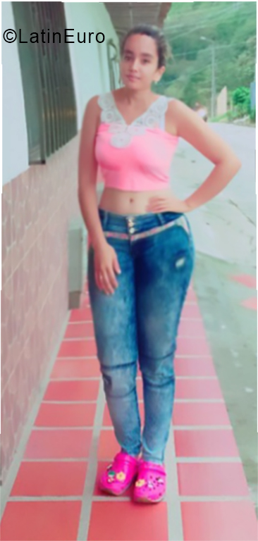 Date this hard body Colombia girl Alejandra from Medellin CO24969